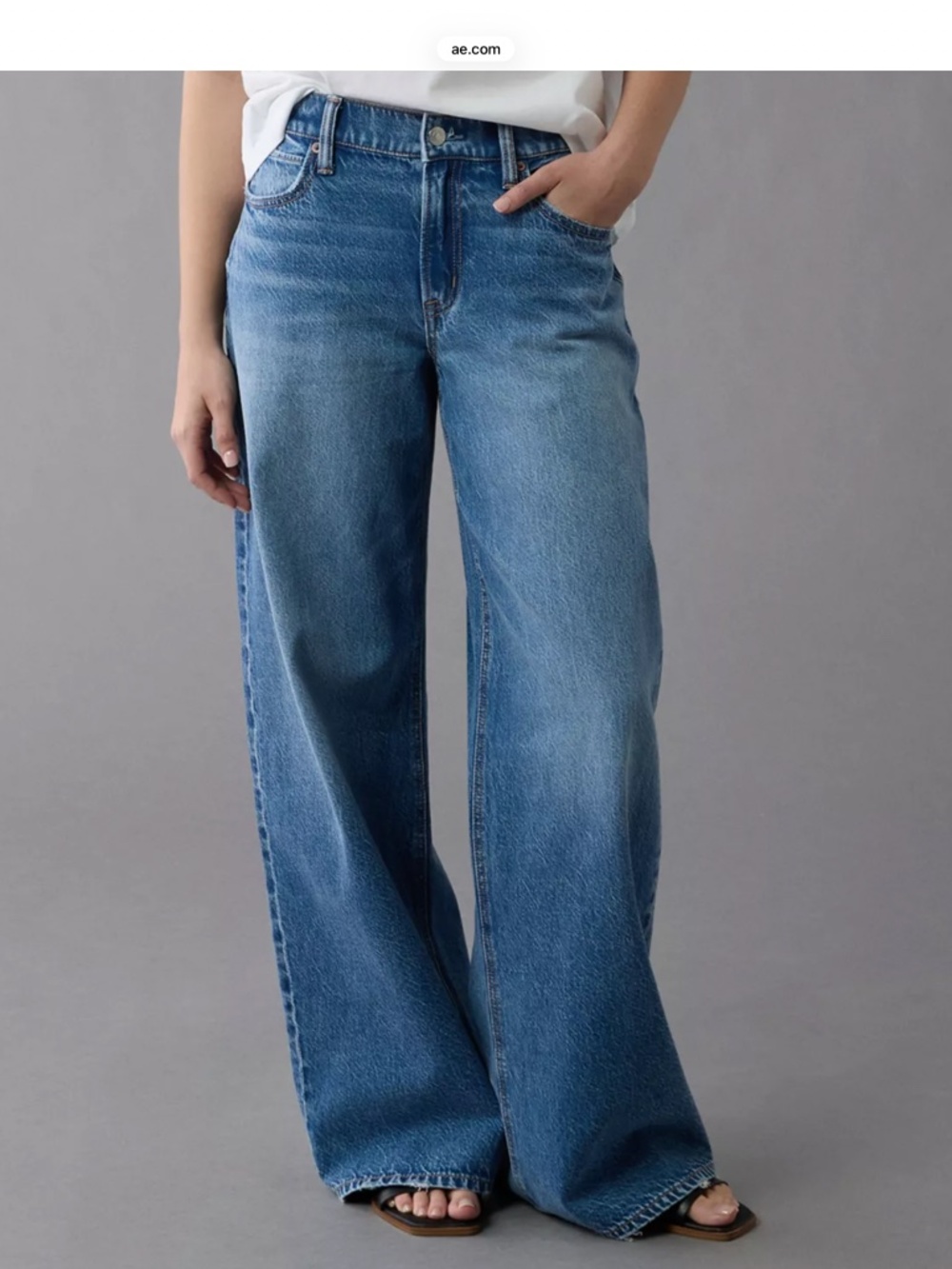 AE Ultra wide leg size 000 (fits like a 0-2)